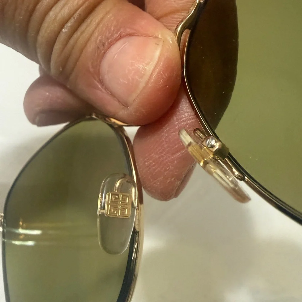 Givenchy Oval Aviator Stylish Aviator Sunglasses with Green Lenses unisex